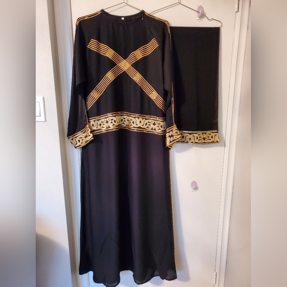 Selling Beautiful Modest Black & Gold Abaya/Kaftan/Dress w/ Matching Hijab/Scarf - Picture 1 of 10